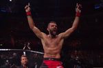 Peter Sobotta feiert seinen Sieg über Ben Saunders (Foto: WME-IMG)